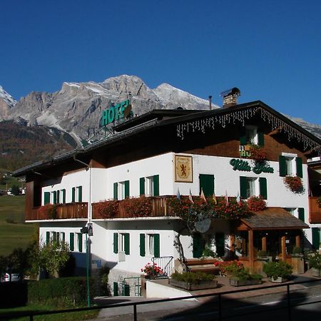 Hotel Villa Gaia Cortina d'Ampezzo Bagian luar foto