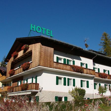 Hotel Villa Gaia Cortina d'Ampezzo Bagian luar foto