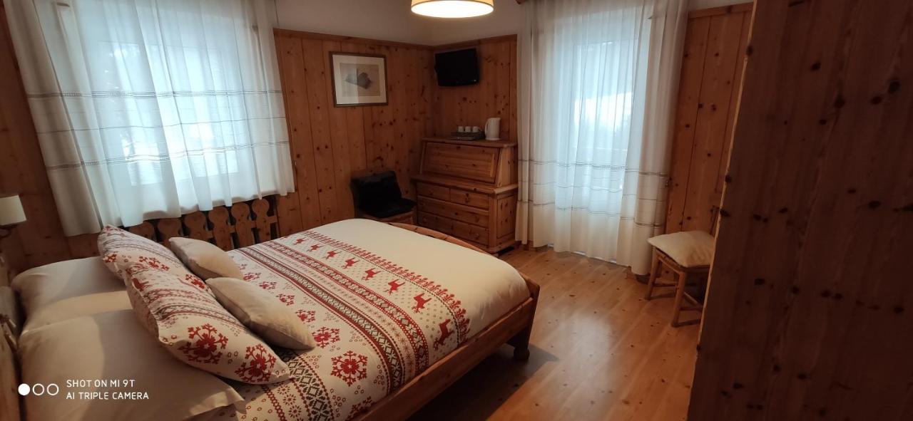 Hotel Villa Gaia Cortina d'Ampezzo Bagian luar foto