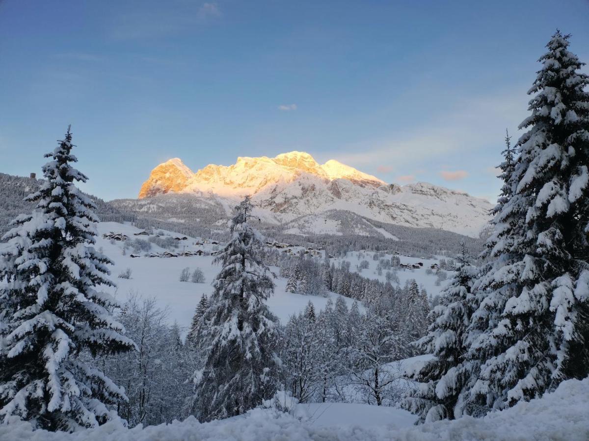 Hotel Villa Gaia Cortina d'Ampezzo Bagian luar foto