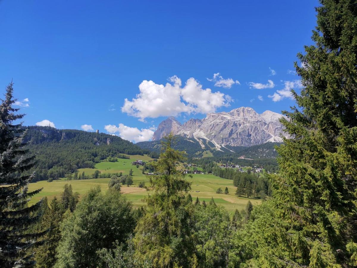 Hotel Villa Gaia Cortina d'Ampezzo Bagian luar foto